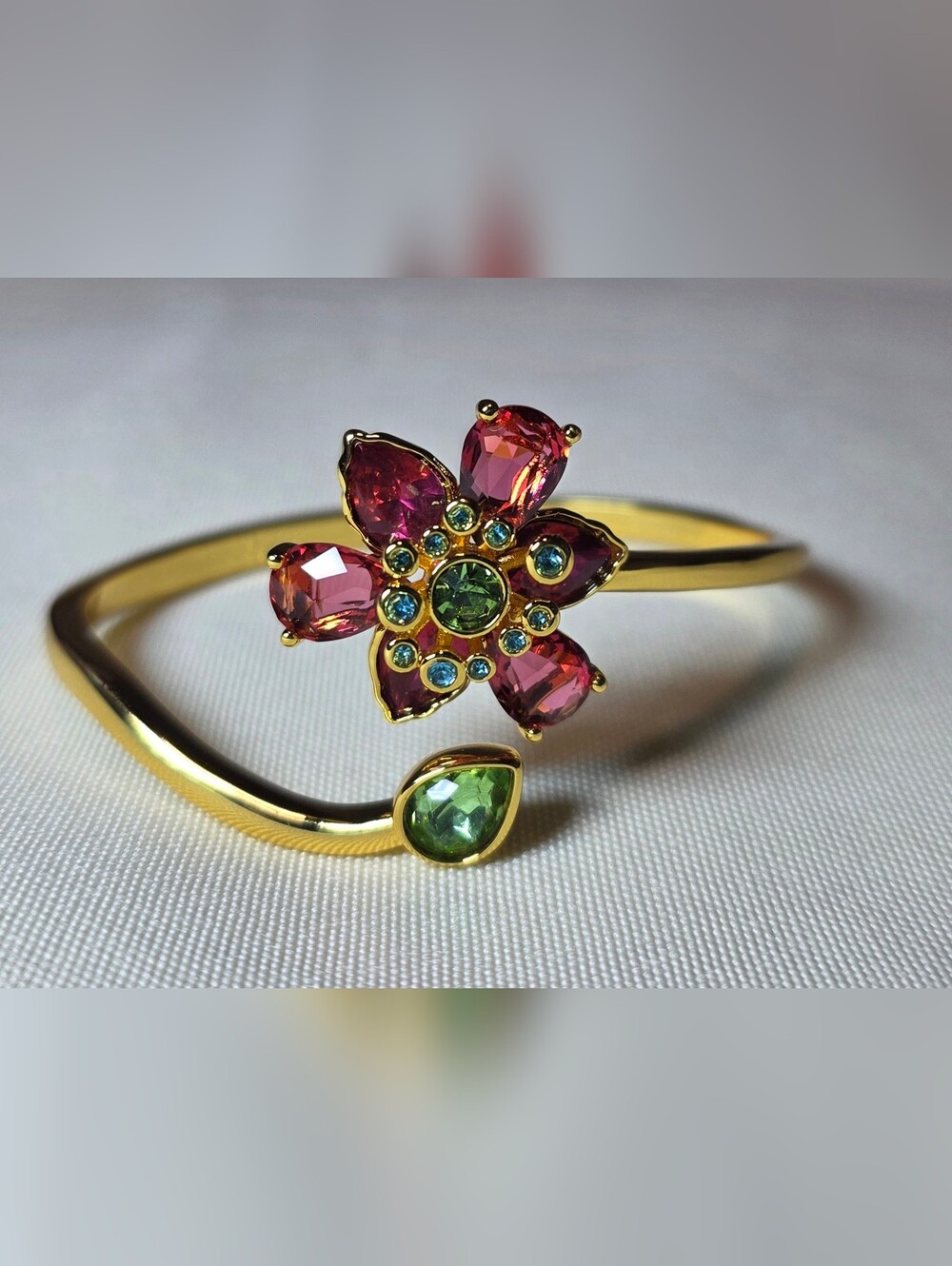 Swarovski Idyllia Bangle – Gold Tone, Multicolor Crystals, Mixed Cut - Picture 9 of 16